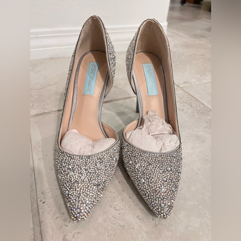 Betsey Johnson Blue Silver Pump